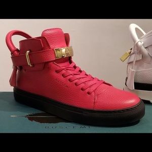 Buscemi red men